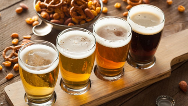 Hoy se rinde homenaje a aquellos que intervienen en la preparación de una bebida milenaria y tradicional: es el Día Internacional del Cervecero Artesanal.