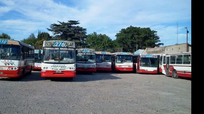La línea 276 cambió de manos y debutó ayer con servicio reducido..
