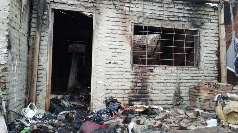PÉRDIDAS TOTALES. Así quedó la casa del Socra. Pide colaboración..