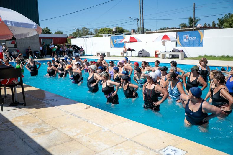 AL AGUA. Los participantes realizaron actividades deportivas y recreativas.