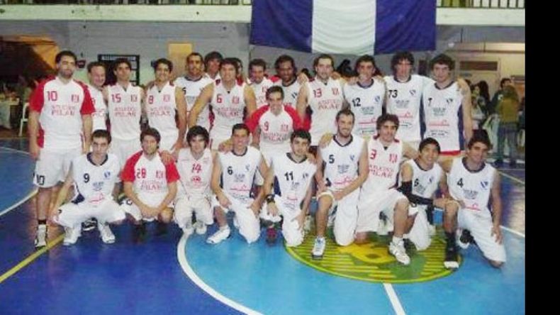 Los equipos de Unión y Atlético posando juntos..
