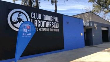 CLUB. Así luce la entrada de la institución inaugurada este lunes. .