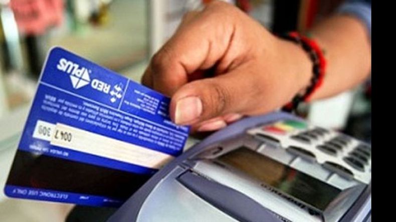 Todos los negocios deberán aceptar pago con tarjetas..
