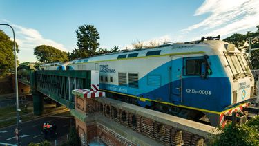 AHORA / El tren San Martín vuelve a Retiro. A partir del miércoles 10/7, el servicio vuelve a llegar y salir desde la estación cabecera, luego de la finalización de los trabajos en el puente ferroviario de la Avenida Alcorta.