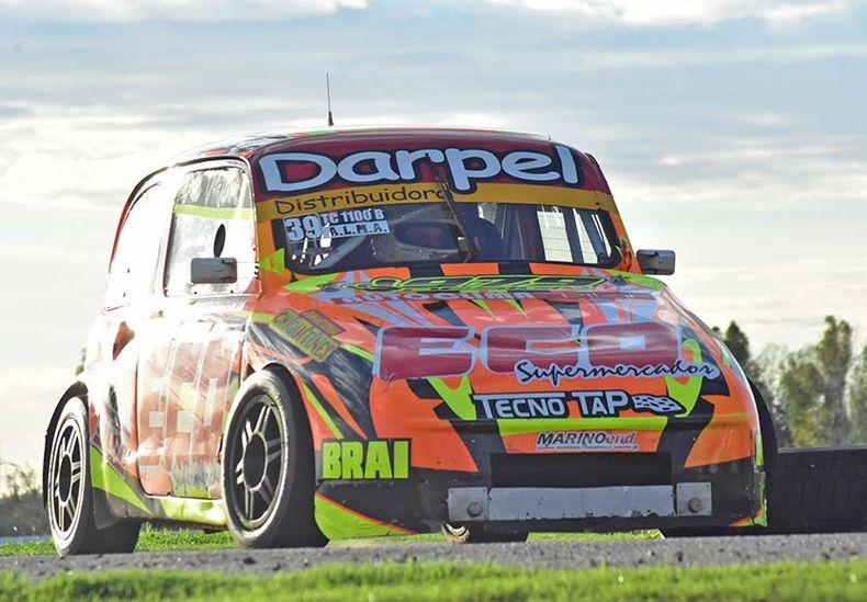 EN ACCIÓN. El Fiat de Juanpi Marchesse, protagonista en la TC1100B.
