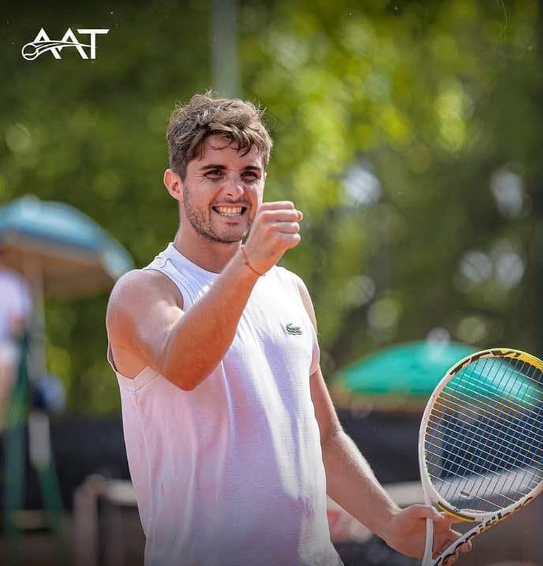 FESTEJO. Santiago Taverna jugará su octava final como profesional.