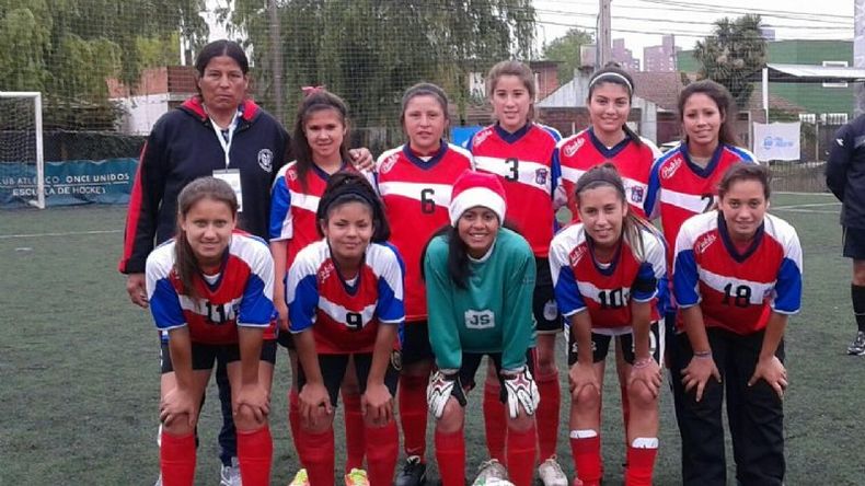 Roque Benítez conducirá al equipo femenino de Real Pilar, integrado en su mayoría por jugadoras de la Escuela Municipal..
