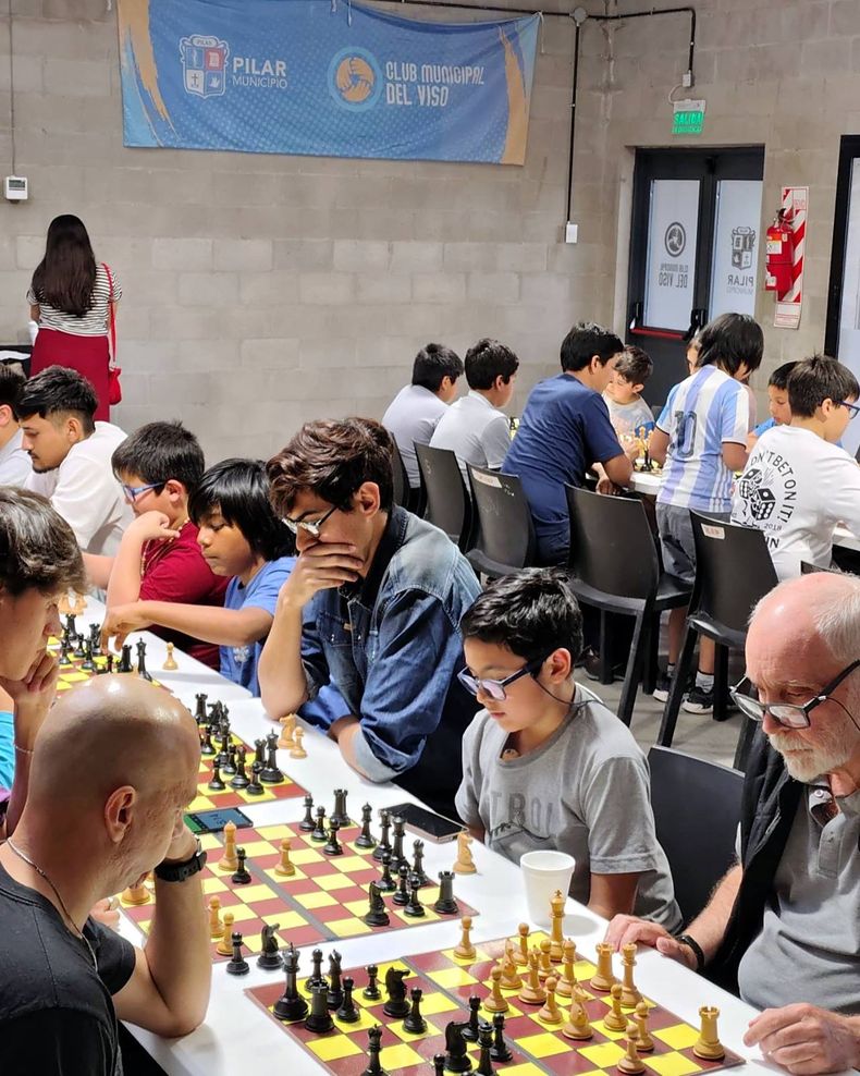 Un centenar de jugadores participan del campeonato de la Liga Municipal.