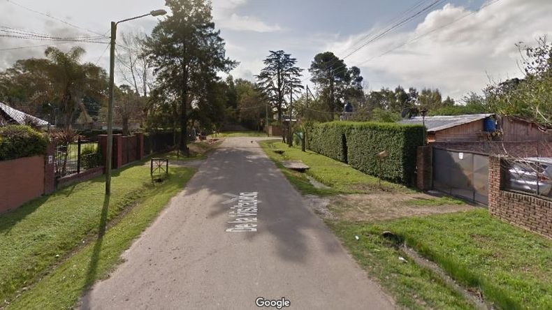 Los vecinos advierten que sienten fuertes vibraciones y olor a quemado en sus casas. .