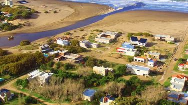 la playa secreta que le gana el verano 2026 a carilo y mar de las pampas