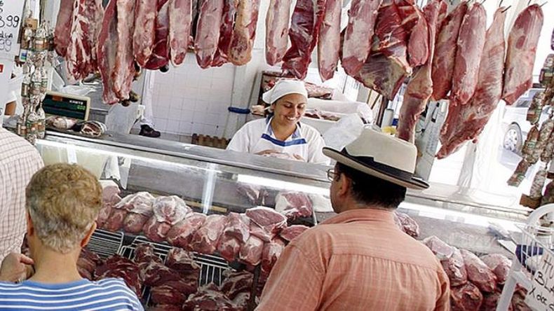 EN LUCHA. El Gobierno sigue intentando frenar los precios..