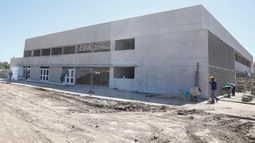 CONSTRUCCIÓN. Las obras avanzan rápidamente en los barrios Villa Luján y Santa Ana.