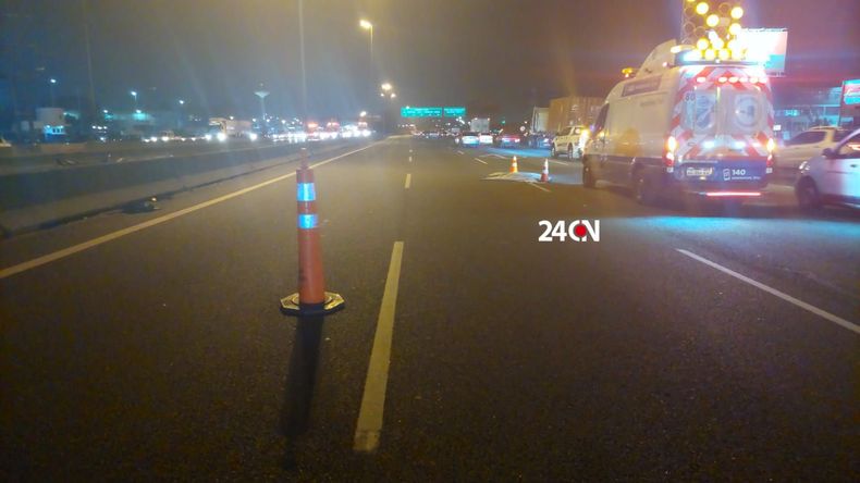 El cuerpo de la víctima salió despedido del auto y cayó sobre la Panamericana.