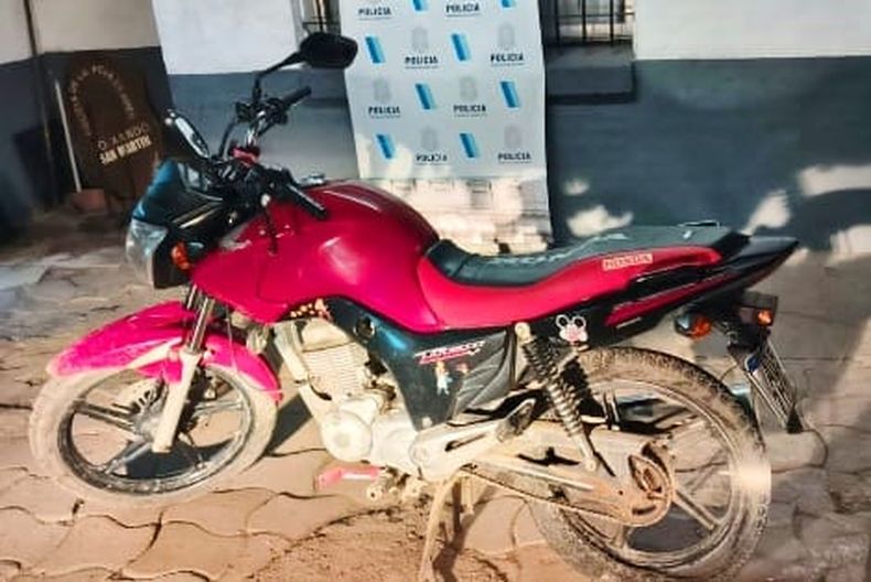 La moto fue hallada abandonada por personal policial.&nbsp;