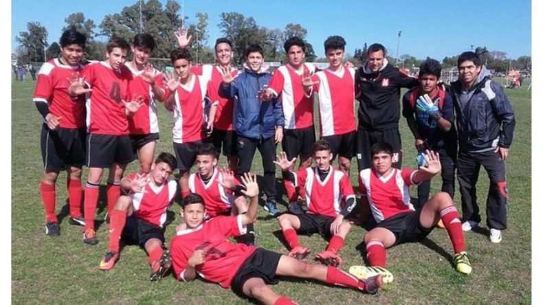 OBJETIVO. La 2000 del Rancho sueña con dar la vuelta olímpica..