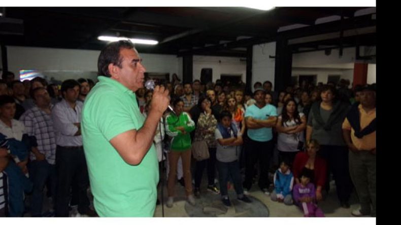 NUEVO ESCENARIO. Molina volvió a reunir a la militancia..