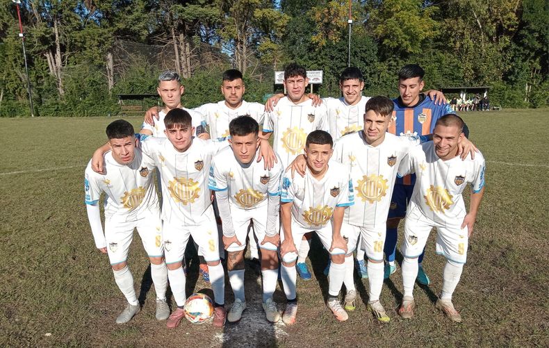 EQUIPO El once inicial de Metalrgico que el sbado triunf en Villa Rosa