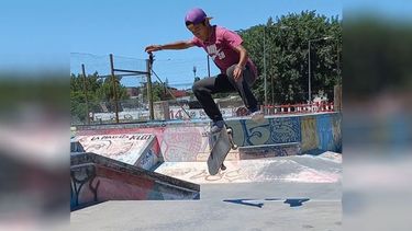 La Escuela Municipal de #Skate llevó adelante el cierre de sus actividades que se desarrollan en el Skate Park de Derqui. La jornada fue encabezada por los profes Lucas Díaz y Sergio Serrudo, quienes se mostraron más que satisfechos por lo hecho desde la reapertura del espacio. Dirección de Deportes Pilar / @DeportesPilar..
