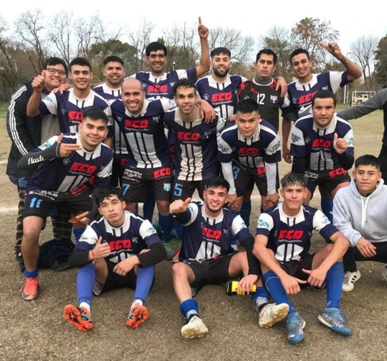 PONE PRIMERA. Flecha Azul recibirá a Villa Rosa, en el inicio de la B.