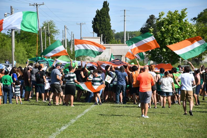 Las banderas naranjas, blancas y verdes invadieron la final de Segunda División.