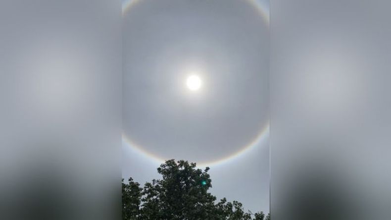 FENÓMENO. Así se vio el halo solar sobre el cielo de Pilar. .