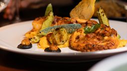 La carta que combina cocina de autor, productos de estación y una cuidada puesta en escena. La carta que combina cocina de autor, productos de estación y una cuidada puesta en escena.