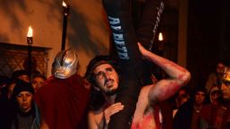 El Vía Crucis se llevará a cabo mañana por las calles del centro de Pilar. Fotos: Fredy Caballero. .