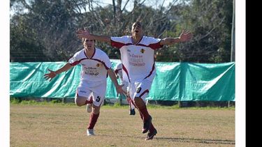 Llanos festeja el 1-1 de Monterrey ante Sportivo. El Vinotinto lo dió vuelta..
