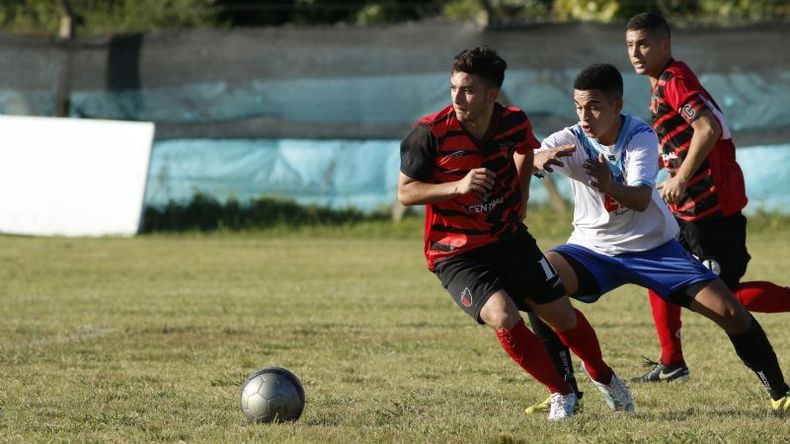 Presidente Derqui lidera la División A con 4 puntos de ventaja..