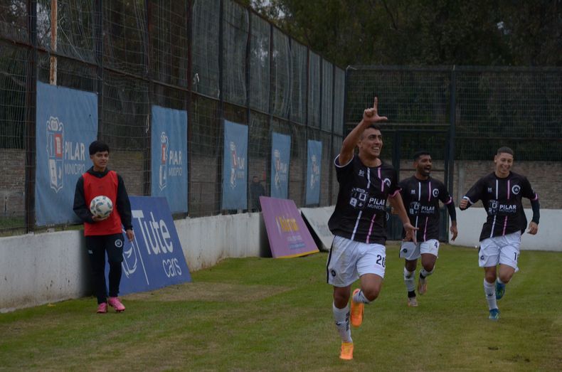 El goleador de Real Pilar se ilusiona: Dios quiera que sea el comienzo de una linda racha.