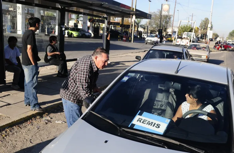 VUELVEN Ahora los antiguos remises truchos podrn funcionar legalmente Pero la Provincia no adhiere a la medida