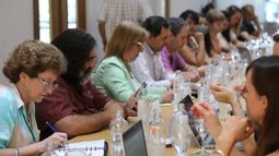 A LA MESA. Los docentes volverán a reunirse con el gobierno esta semana.