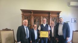 Directivos de SCIPA y Monseñor Jorge García Cuerva, Arzobispo de Buenos Aires. Directivos de SCIPA y Monseñor Jorge García Cuerva, Arzobispo de Buenos Aires.