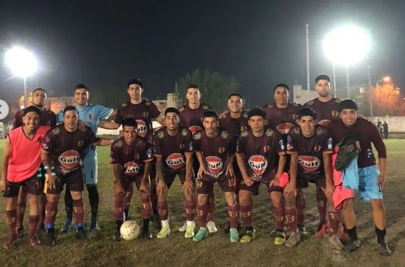 La Liga Escobarense de fútbol tenía a Monterrey jugando de noche.