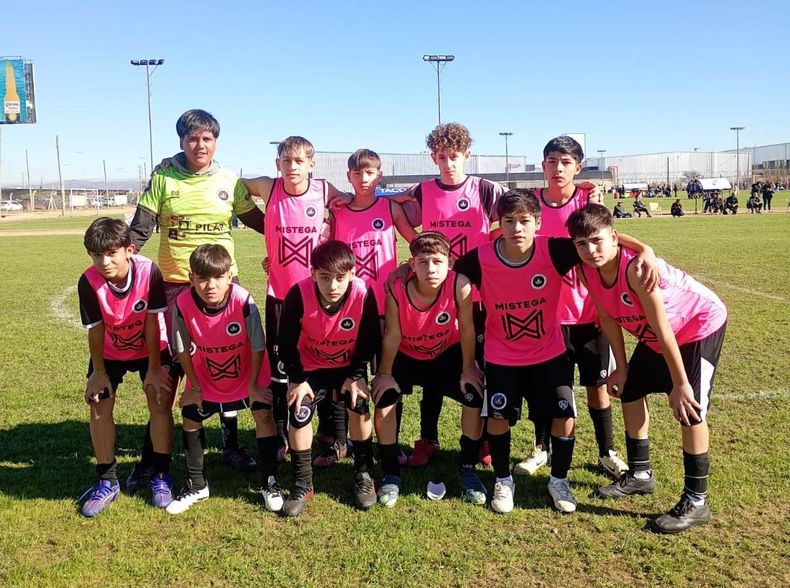 EQUIPO. La categoría 2012 de Real Pilar B se clasificó finalista.