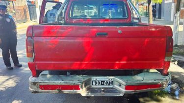 Una de las camionetas que habría participado del robo fue interceptada por la policía y secuestrada. Una de las camionetas que habría participado del robo fue interceptada por la policía y secuestrada.