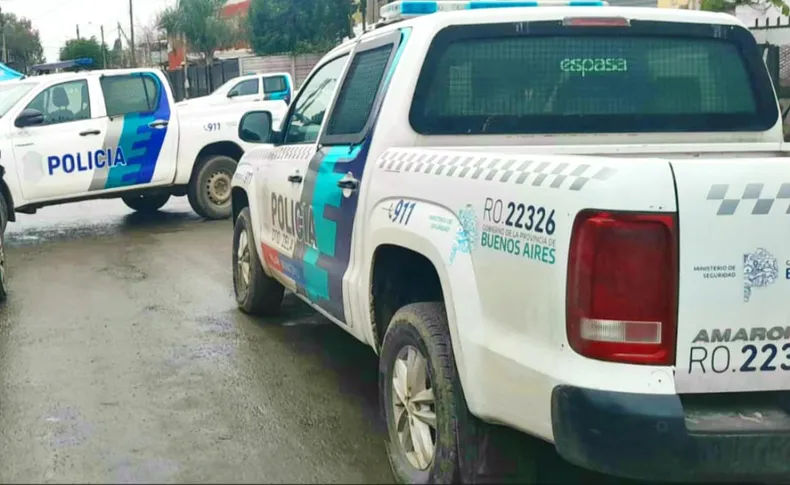 PATRULLEROS. Fueron interceptados en la Avenida Mitre y colectora.