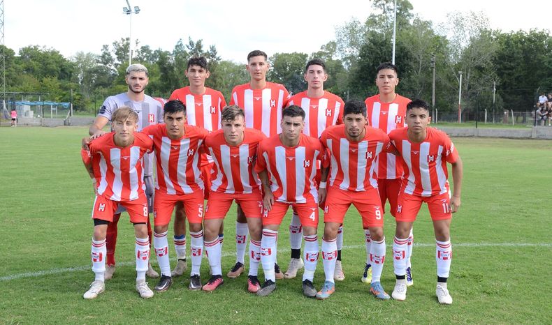 Atlético Pilar y la formación que obtuvo el primer punto en AFA.