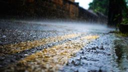 El Servicio Meteorológico Nacional anticipa un viernes gris y pasado por agua en Pilar. Se esperan ráfagas, granizo y fuerte actividad eléctrica.