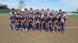 PLANTEL. Flecha Azul logró su primera victoria en el Torneo Apertura.