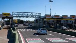 Como sucede todos los meses, a partir del primer día habrá nuevos aumentos. En este caso, repasamos los nuevos valores de los peajes, subtes y colectivos. Como sucede todos los meses, a partir del primer día habrá nuevos aumentos. En este caso, repasamos los nuevos valores de los peajes, subtes y colectivos.