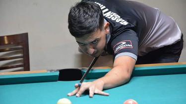 Brian Block se quedó con dos títulos en las mesas del Club El Trébol de Moreno.