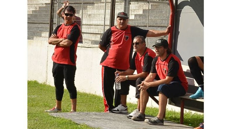 DESAFÍO. El cuerpo técnico de Derqui ya planifica su campaña para el Federal C 2017..