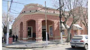 FACHADA. Está a la venta en 3,5 millones de dólares y debe mantener su cara..