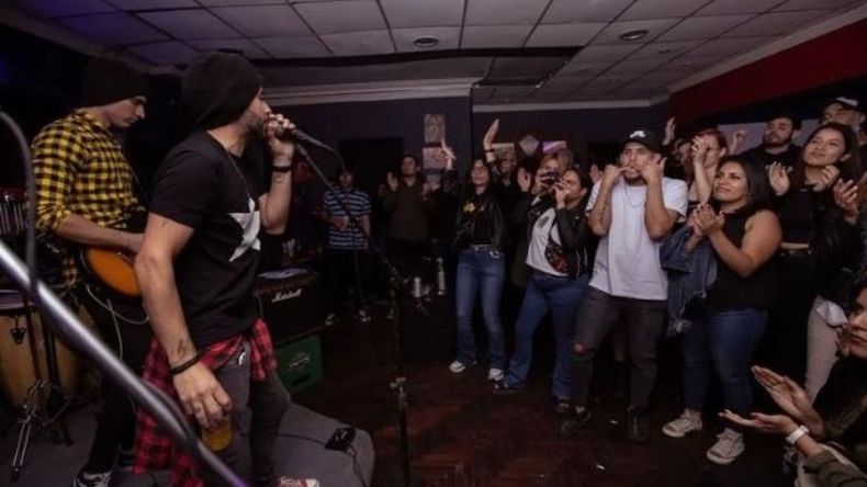 El Nudo tocando en Sangrenegra..