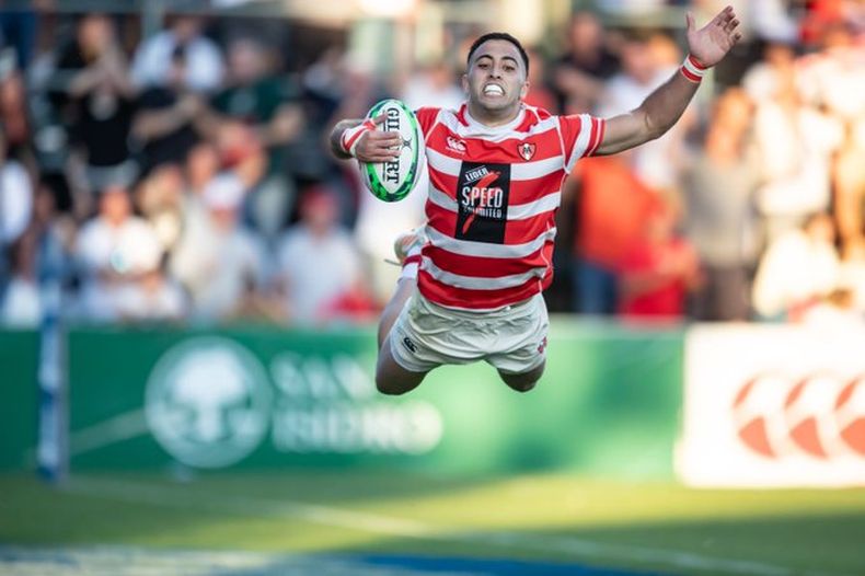 Y VOLÓ, VOLÓ. Ramón Fuentes cierra con try una corrida espectacular. Fue para el 17-17 que llevó el partido a suplementario.&nbsp;