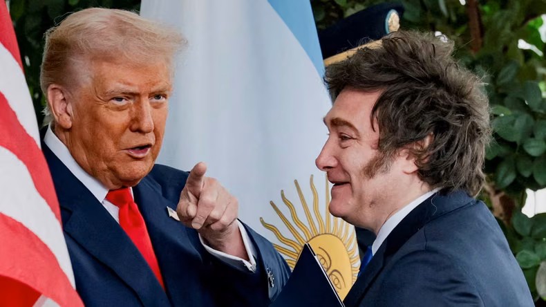 Trump y Milei durante una visita del mandatario argentino a Washington. (Reuters).