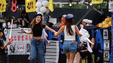 los puestos escolares siguen poniendole color a las patronales