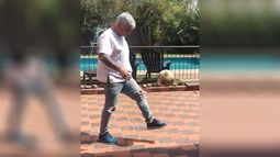 HABILIDAD. Ángel Garcé, padrino de la Escuela 959 de Misiones..