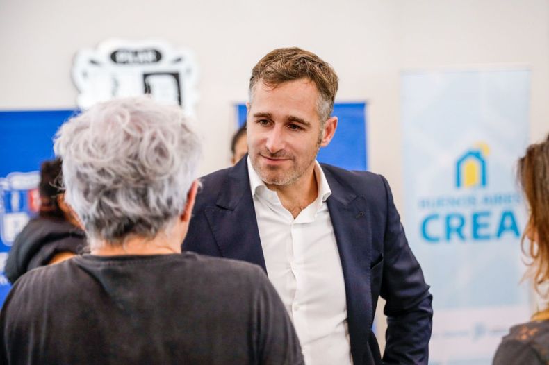 ADHESIÓN. Achával pidió la libertad de la pilarense presa por marchar.